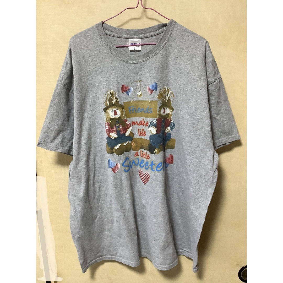 GILDAN(ギルタン)の大きいサイズレディース　絵柄がかわいいグレーのTシャツ レディースのトップス(Tシャツ(半袖/袖なし))の商品写真