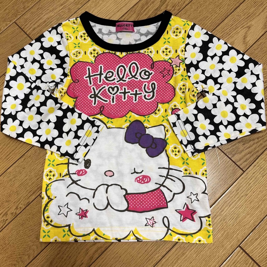 しまむら(シマムラ)のキティちゃん3点セット　キッズ服 キッズ/ベビー/マタニティのキッズ服女の子用(90cm~)(Tシャツ/カットソー)の商品写真