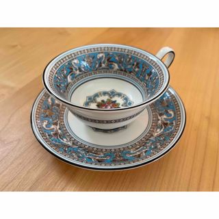 ウェッジウッド(WEDGWOOD)のフロレンティーン ターコイズ ティーカップ&ソーサー (ピオニー)(グラス/カップ)