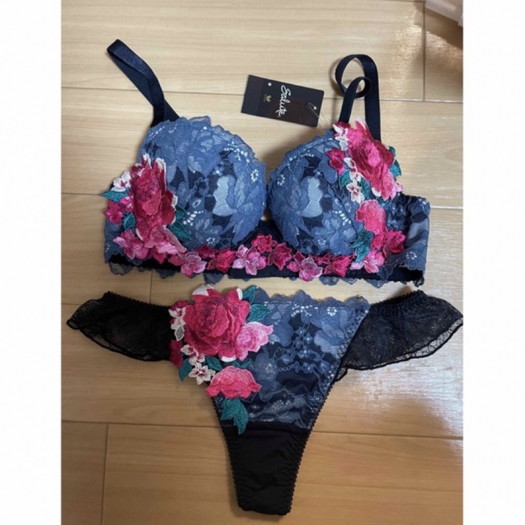 サルート D65 ソングショーツ-