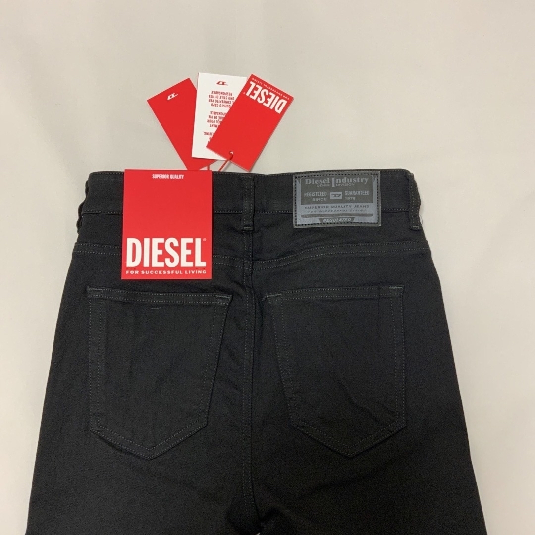 DIESEL(ディーゼル)の洗練されたデザイン　DIESEL　Super Skinny Jeans  25 レディースのパンツ(デニム/ジーンズ)の商品写真
