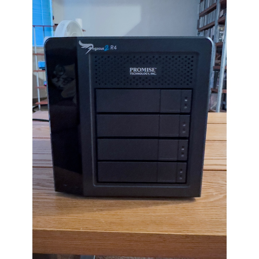 Promise Pegasus2 3TB×4/12TB(東芝製3TB×4)