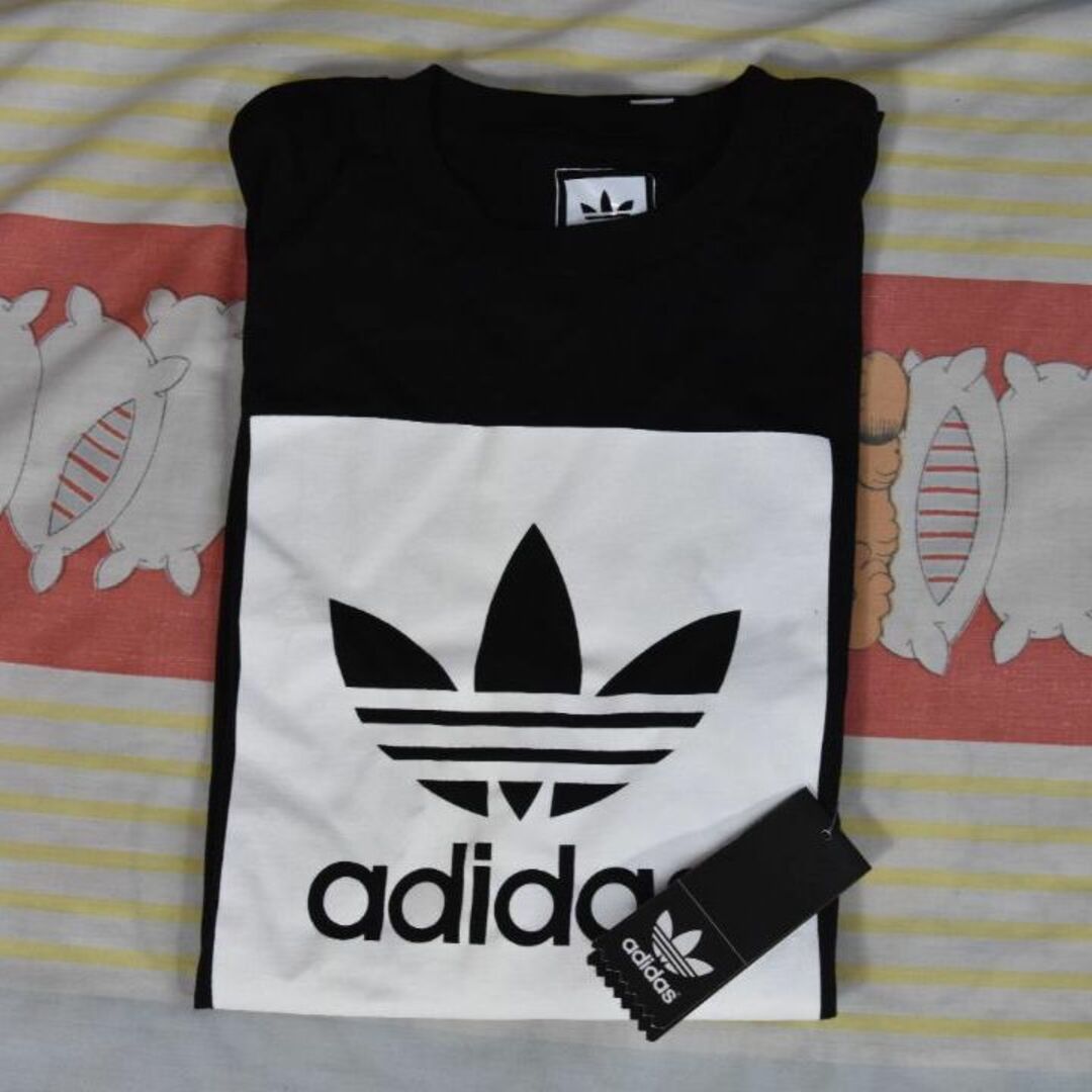 adidas(アディダス)のアディダス 新品 ロゴTシャツ 12733c 綿100％ adidas 00 2 メンズのトップス(Tシャツ/カットソー(半袖/袖なし))の商品写真