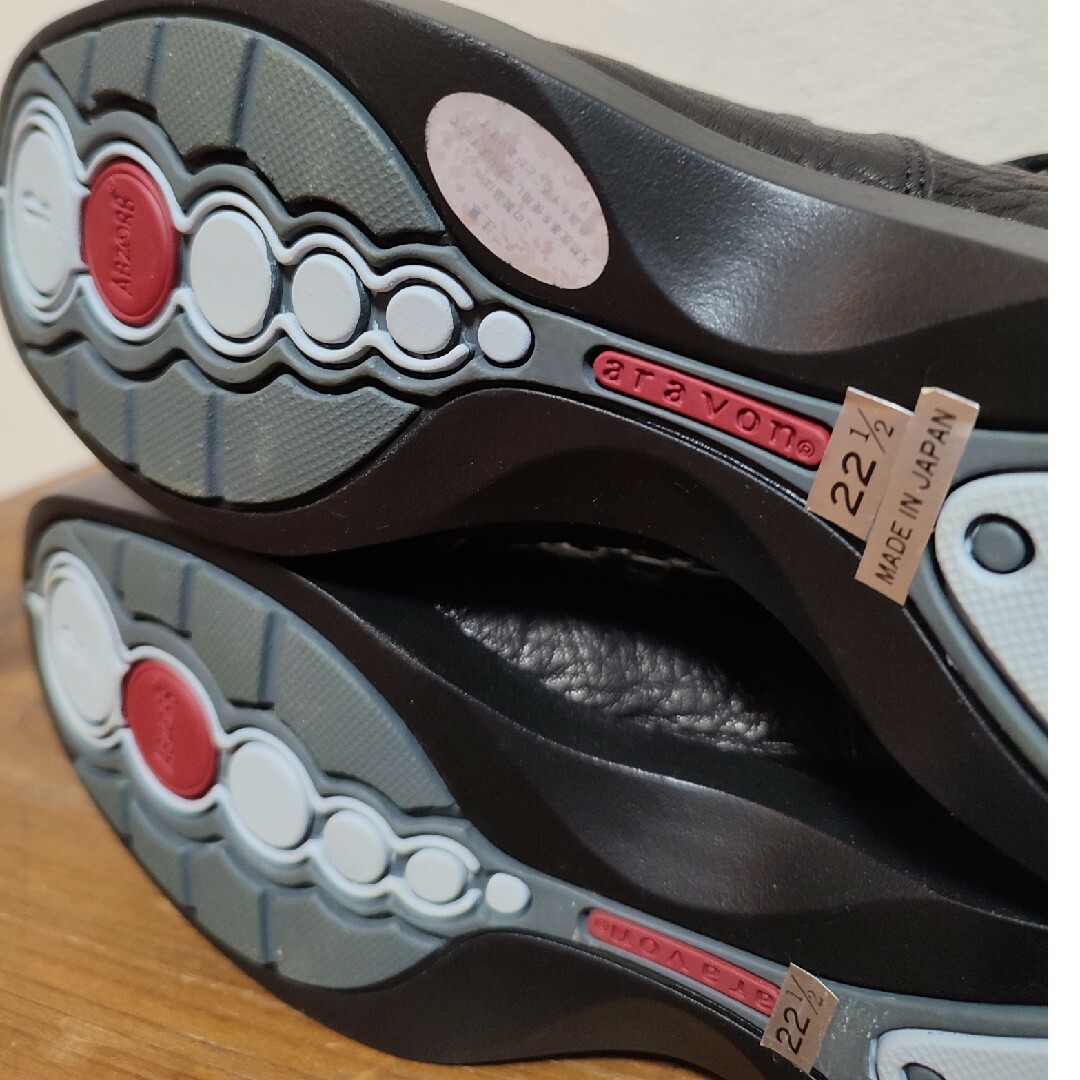 Aravon(アラヴォン)の【新品】アラヴォン aravon パンプス 22.5 レディースの靴/シューズ(ハイヒール/パンプス)の商品写真