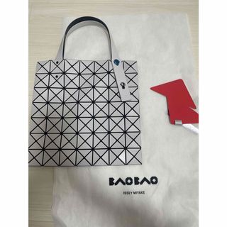 イッセイミヤケ(ISSEY MIYAKE)の新品未使用　タグ付き　BAOBAO ISSEYMIYAKE ハンドバッグ(ハンドバッグ)