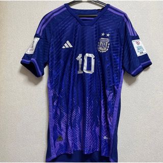 アディダス(adidas)のカタールＷ杯仕様 アルゼンチン代表 メッシ アウェイユニフォーム Ｌサイズ(ウェア)