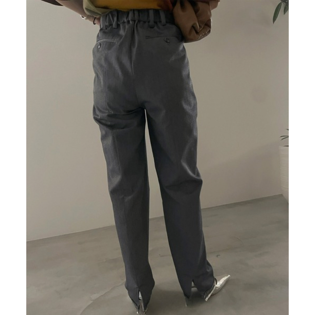 Ameri VINTAGE(アメリヴィンテージ)の（完売品）AMERI DAMAGE HEM TAPERED PANTS レディースのパンツ(カジュアルパンツ)の商品写真