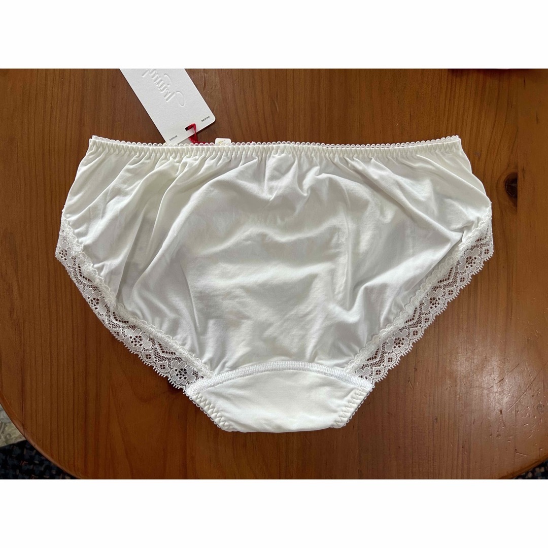 Triumph(トリンプ)の定価8360円　トリンプ ♡ショーツ2枚　M レディースの下着/アンダーウェア(ショーツ)の商品写真