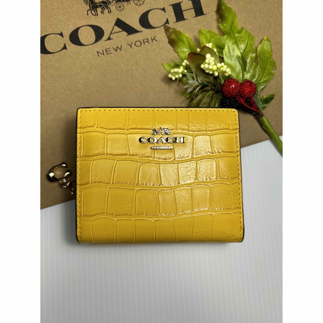 COACH - 新品 未使用 コーチ イエロークロコダイル二つ折り財布の通販
