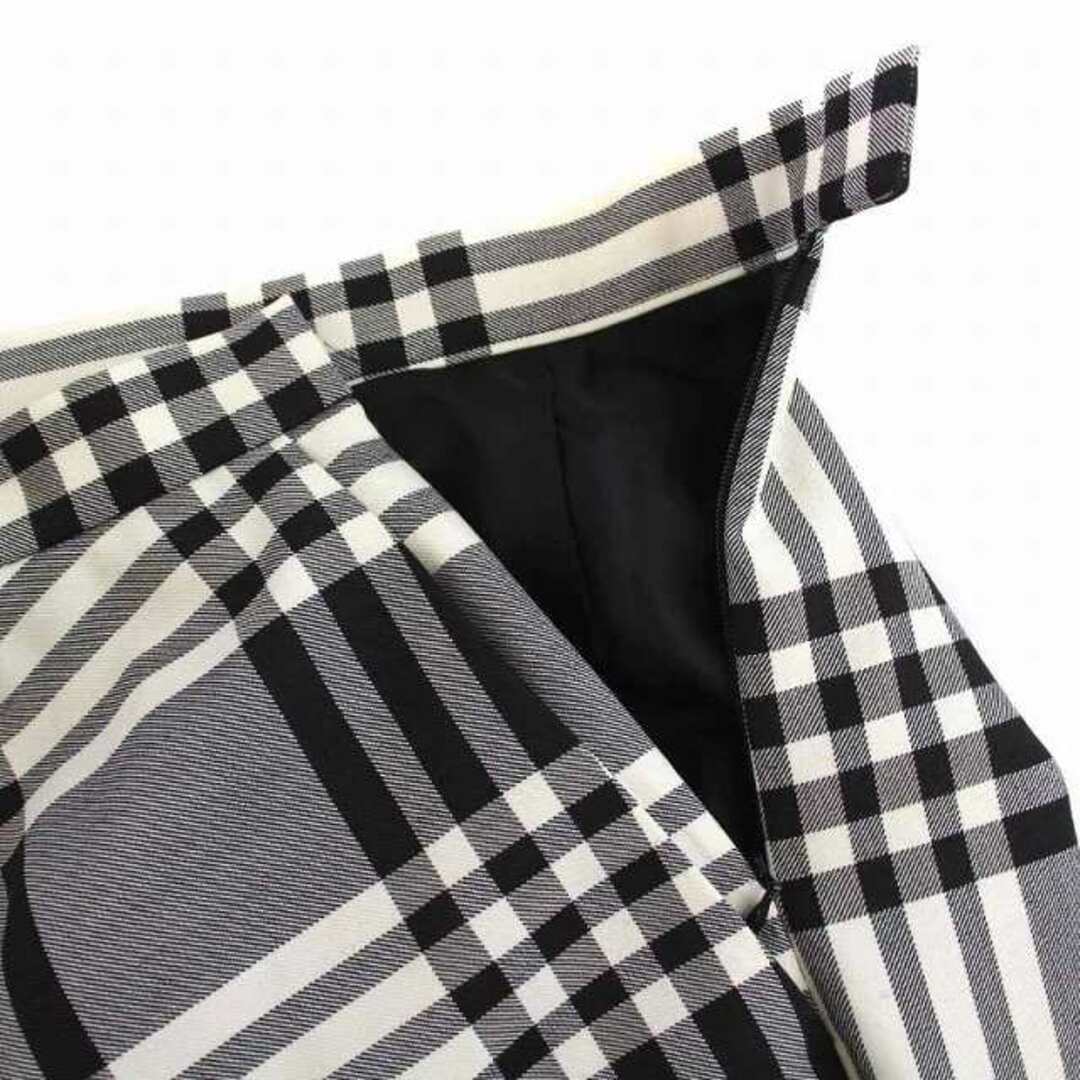 UNITED ARROWS(ユナイテッドアローズ)のユナイテッドアローズ フレアスカート ロング チェック 40 L 黒 白  レディースのスカート(ロングスカート)の商品写真