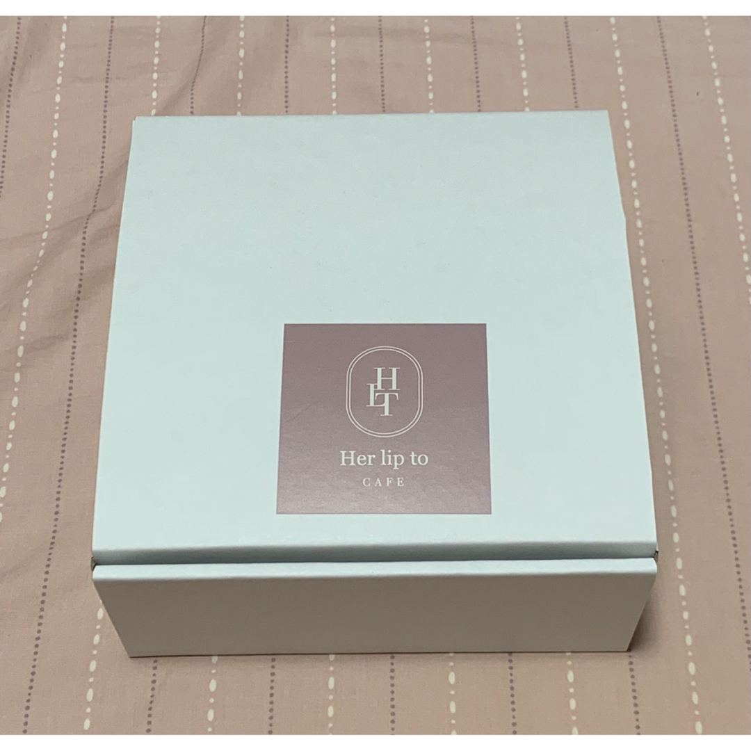Her lip to CAFE オリジナルカップ&ソーサー 新品未使用 Her lip to CAFE オリジナルカップ&ソーサー 新品未使用