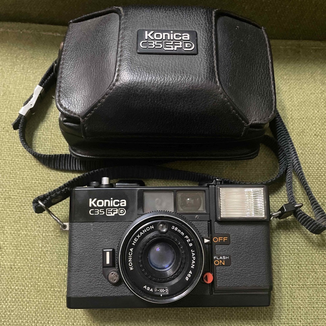 KONICA MINOLTA(コニカミノルタ)のKonica コニカ　c35 EF D フイルム　カメラ　ヘキサノン　ピッカリ スマホ/家電/カメラのカメラ(フィルムカメラ)の商品写真