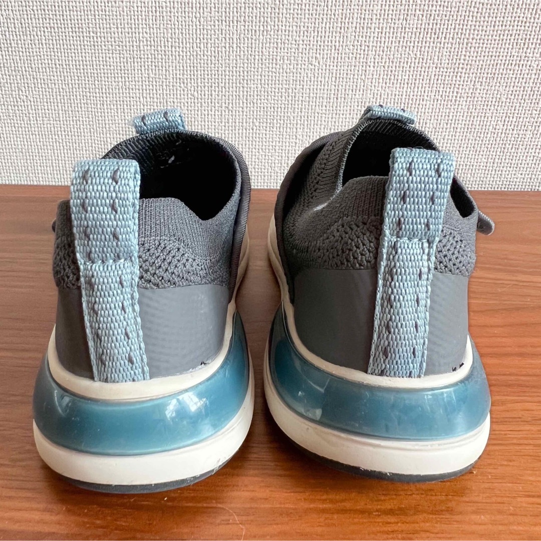 ZARA KIDS(ザラキッズ)のZARA BABY【3回使用】17cm ストレッチスニーカー キッズ/ベビー/マタニティのキッズ靴/シューズ(15cm~)(スニーカー)の商品写真