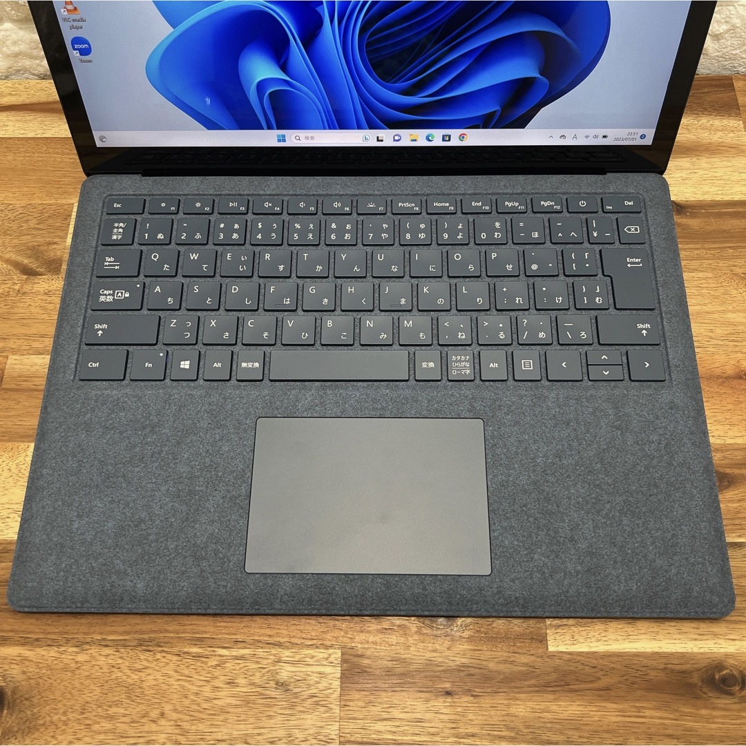 極美品】Surface laptop 2☘ i7第8世代☘SSD256GB搭載 極美品】Surface laptop 2☘ i7第8世代☘SSD256GB搭載