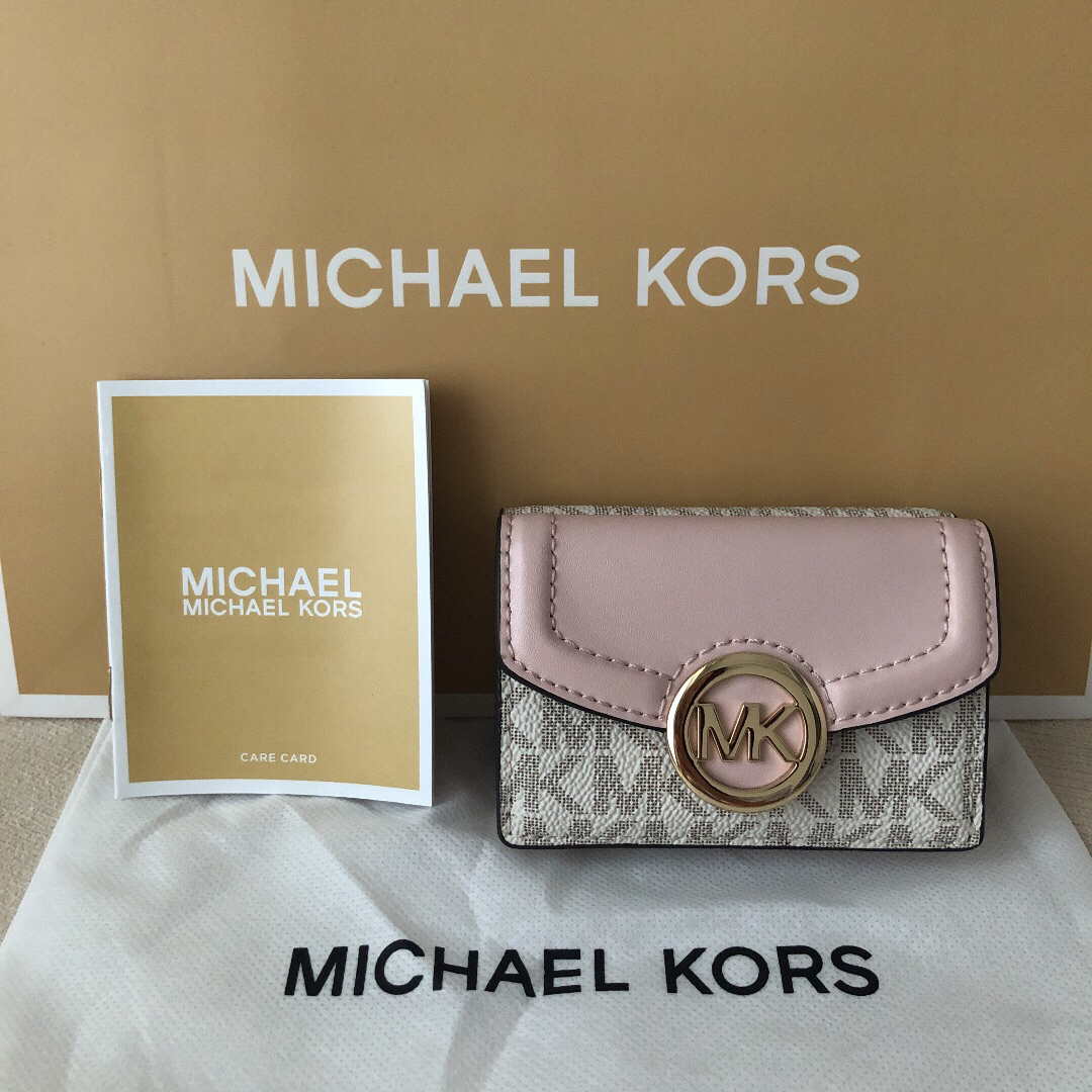 【新品未使用】マイケルコース MICHAELKORS 三つ折り財布 シグネチャー