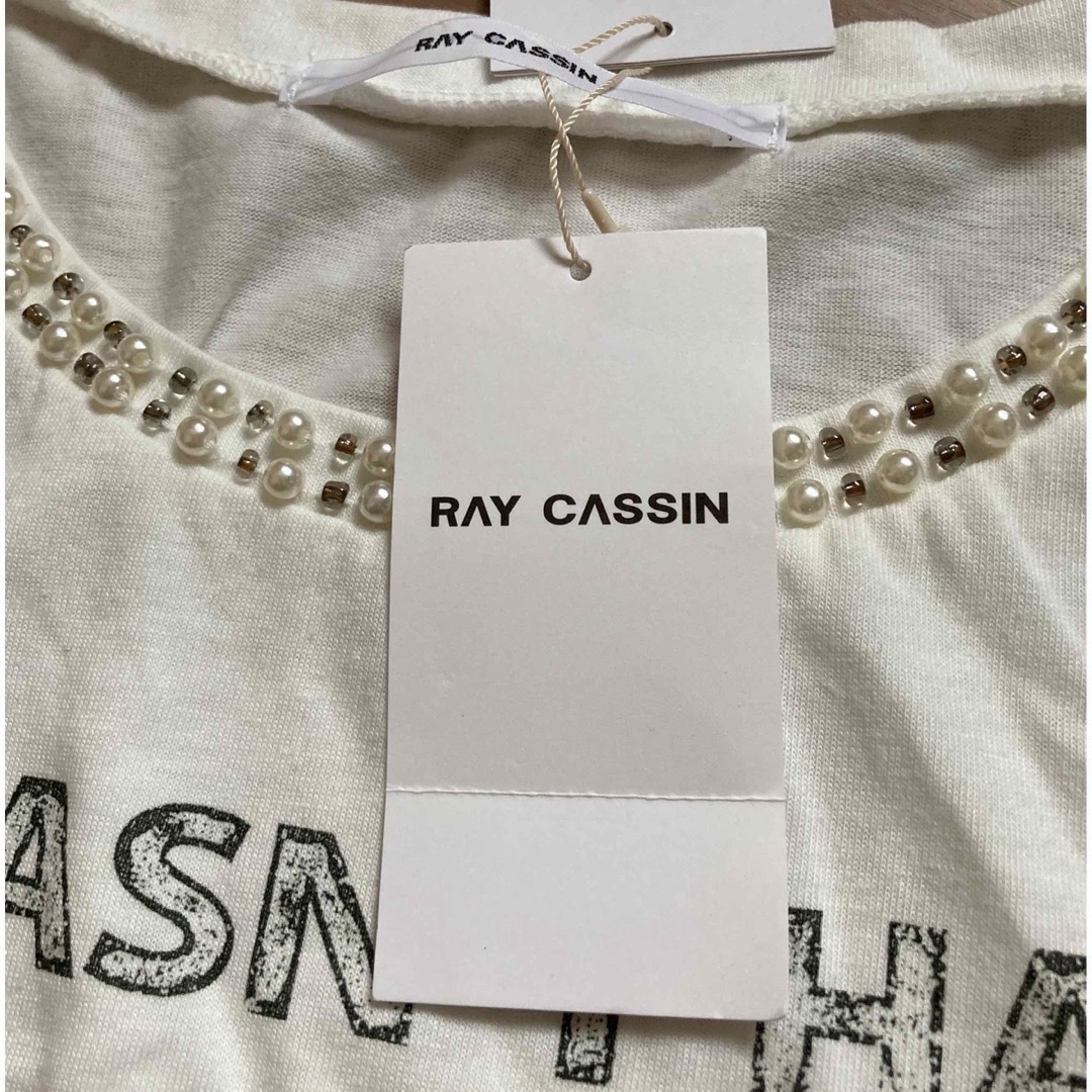 RayCassin(レイカズン)の新品　レイカズン　Tシャツ レディースのトップス(Tシャツ(半袖/袖なし))の商品写真