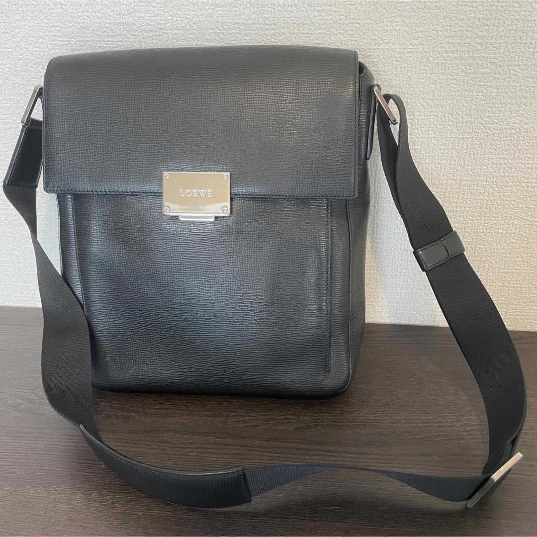 LOEWE ロエベ　ショルダーバッグ　レザー　シルバー金具　黒　ブラック