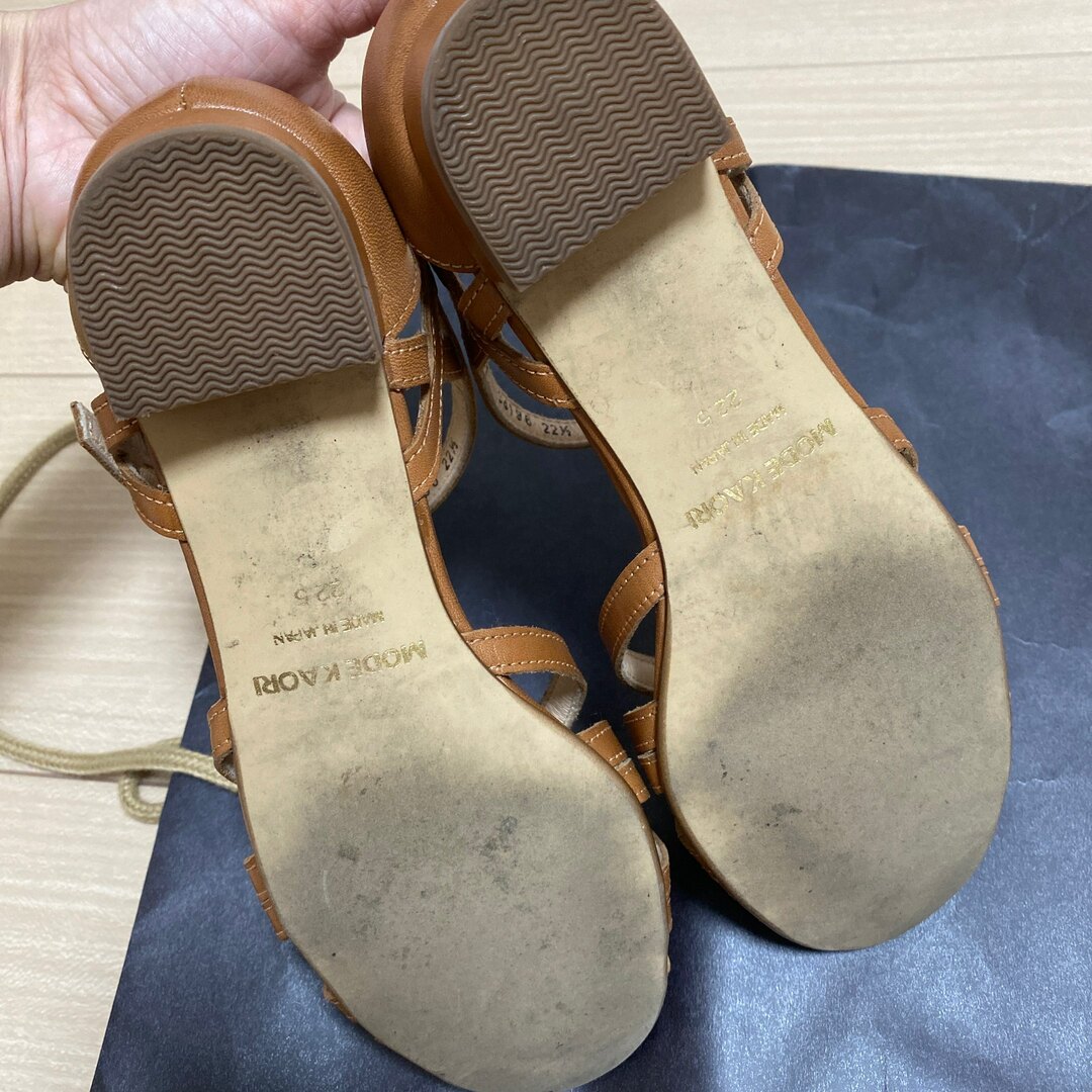 MODE KAORI(モードカオリ)のMODE KAORI サンダル　キャメル レディースの靴/シューズ(サンダル)の商品写真