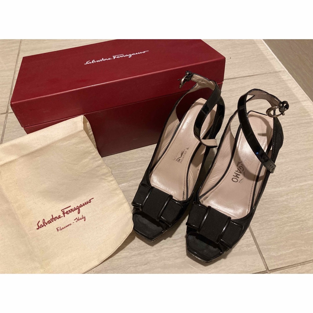 Salvatore Ferragamo(サルヴァトーレフェラガモ)のフェラガモサンダル レディースの靴/シューズ(サンダル)の商品写真