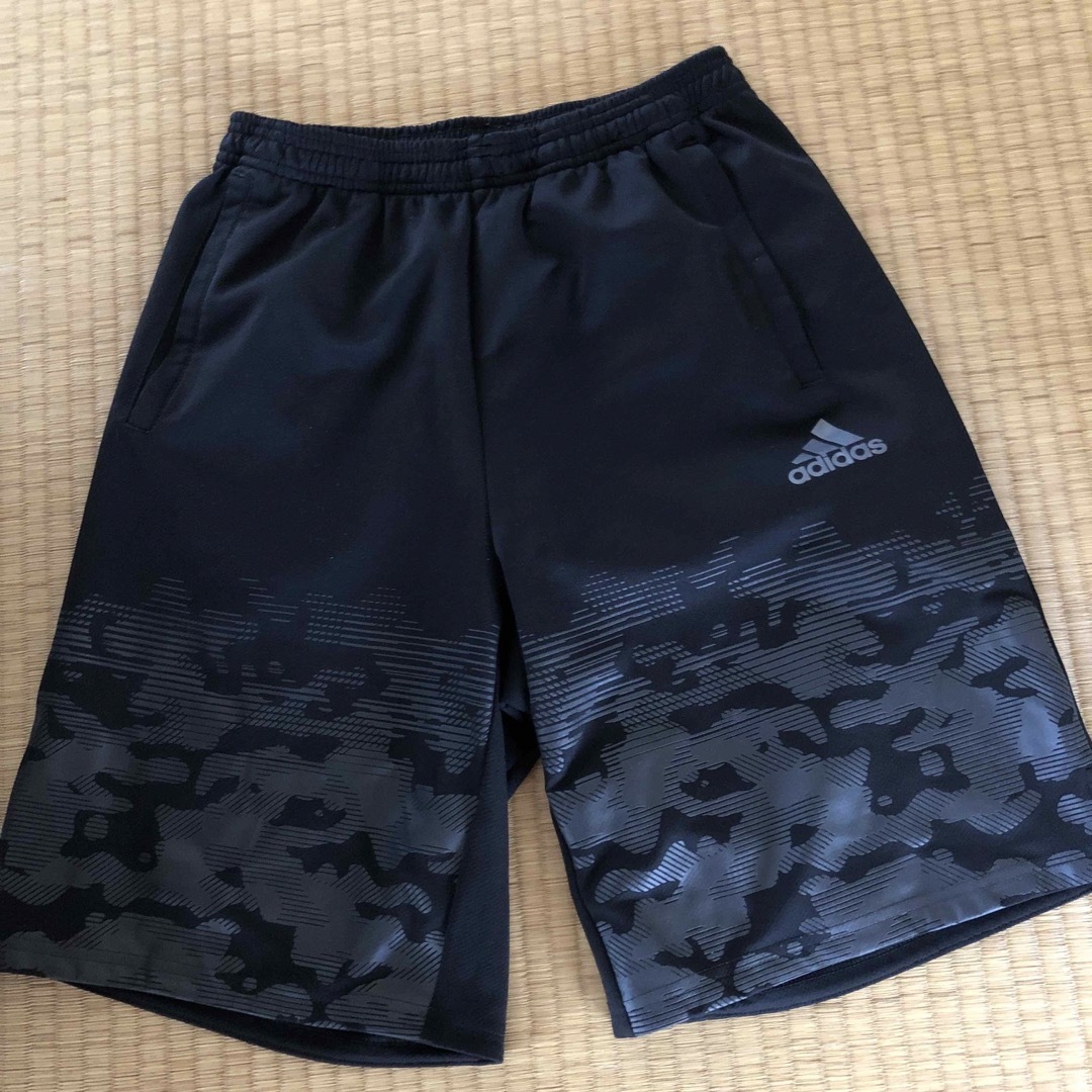 adidas160センチハーフパンツ キッズ/ベビー/マタニティのキッズ服男の子用(90cm~)(パンツ/スパッツ)の商品写真