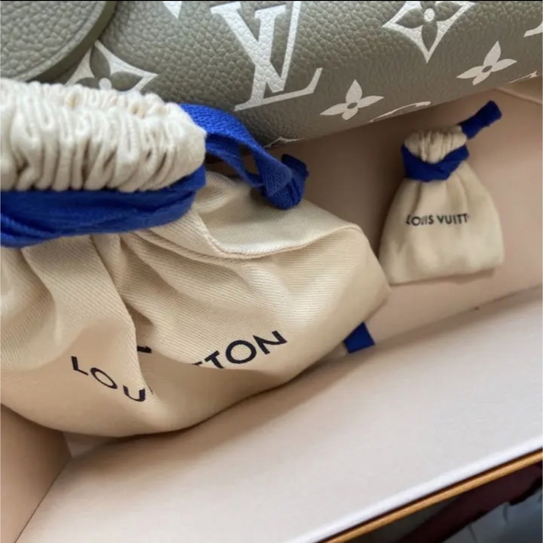 LOUIS VUITTON(ルイヴィトン)のルイヴィトン　スピーディバンドリエール20 新品　カーキ レディースのバッグ(ショルダーバッグ)の商品写真