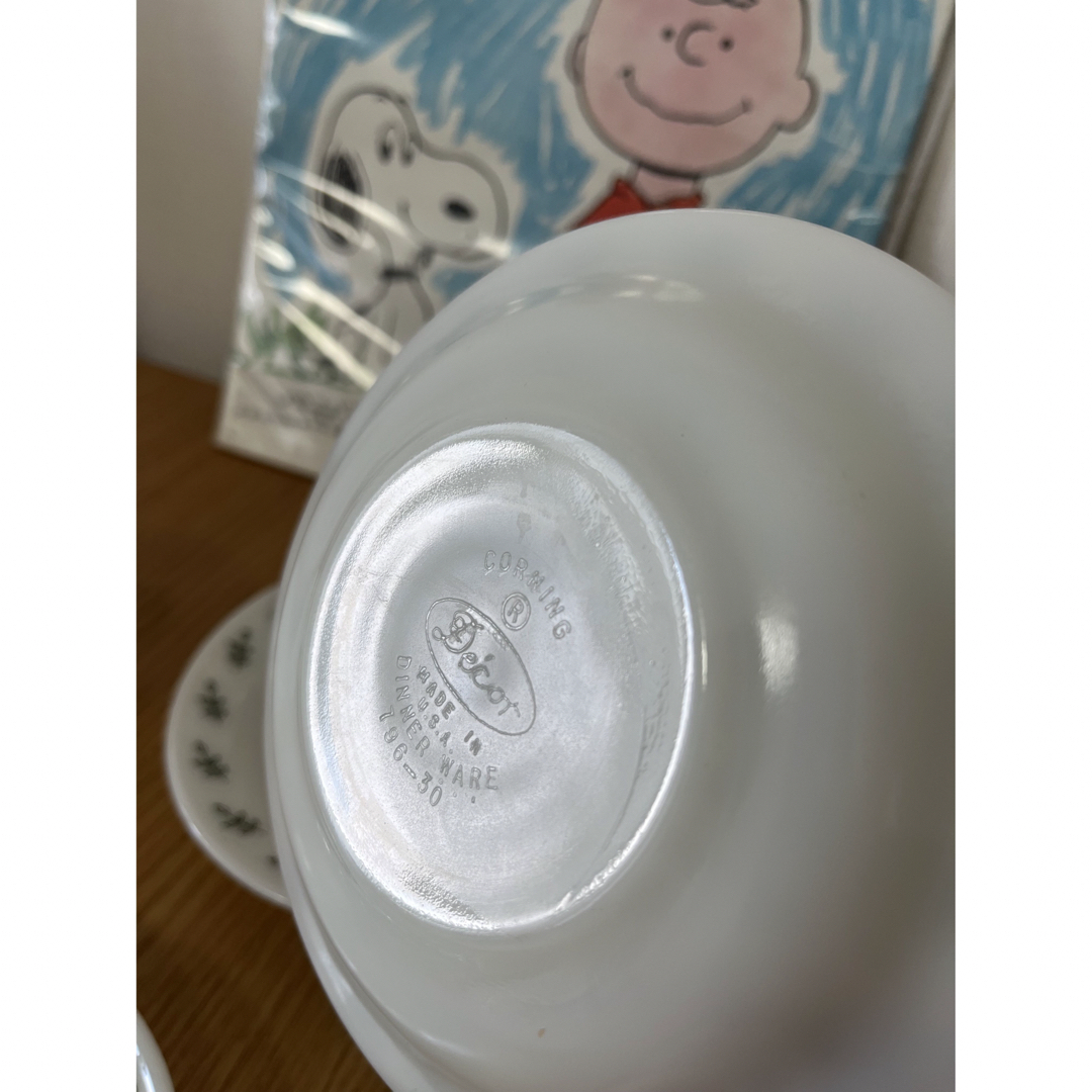 Pyrex(パイレックス)のパイレックス リーフ カップ&ソーサー 4客 インテリア/住まい/日用品のキッチン/食器(グラス/カップ)の商品写真