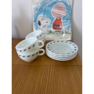 パイレックス(Pyrex)のパイレックス リーフ カップ&ソーサー 4客(グラス/カップ)