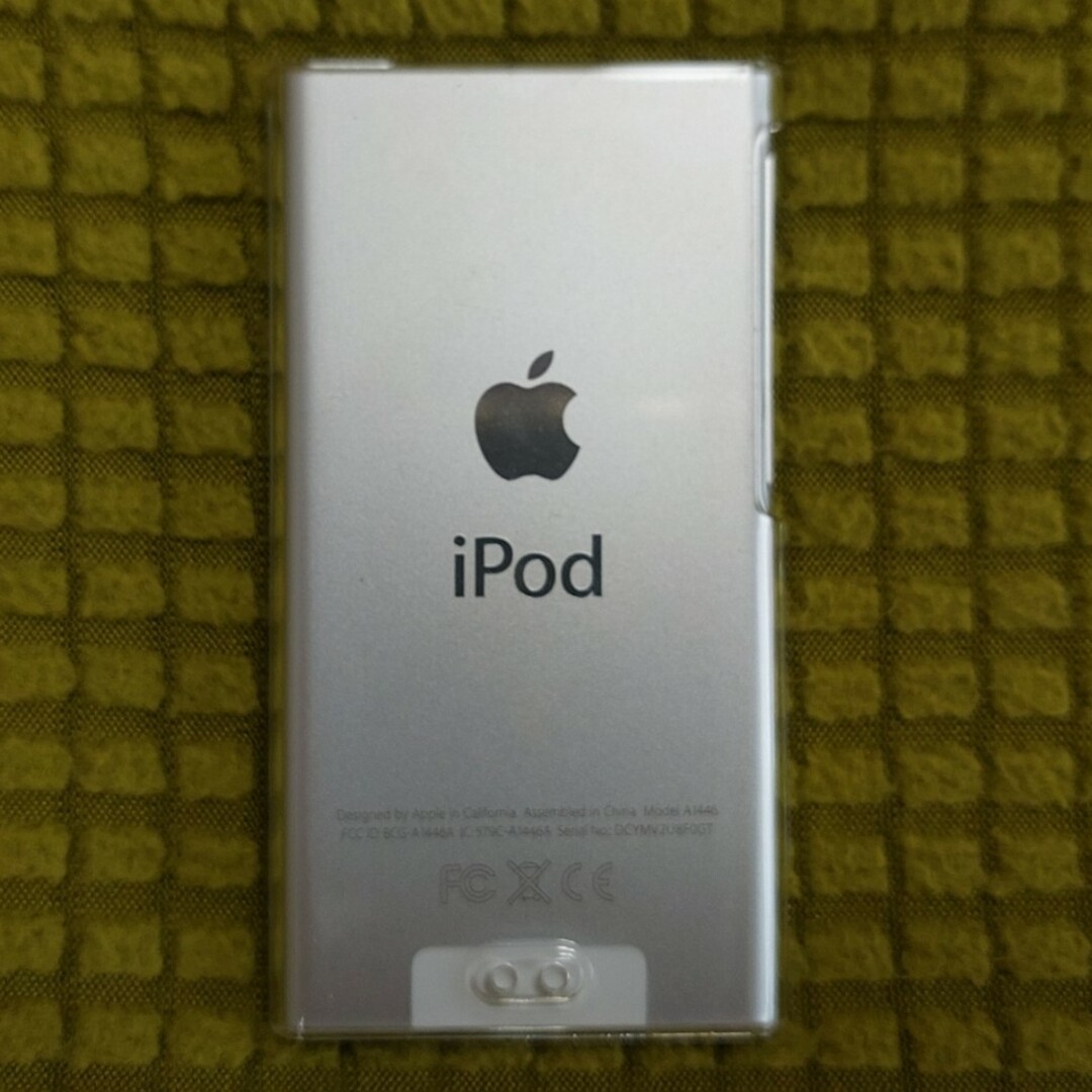 iPod(アイポッド)のiPod nano 第7世代 シルバー 16GB スマホ/家電/カメラのオーディオ機器(ポータブルプレーヤー)の商品写真