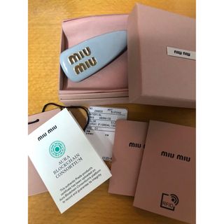 ミュウミュウ(miumiu)のmuseum様 専用miumiu ヘアピン　パテントレザー　ヘアクリップ(ヘアピン)