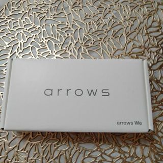 フジツウ(富士通)のarrows We FCG01 ホワイト(携帯電話本体)