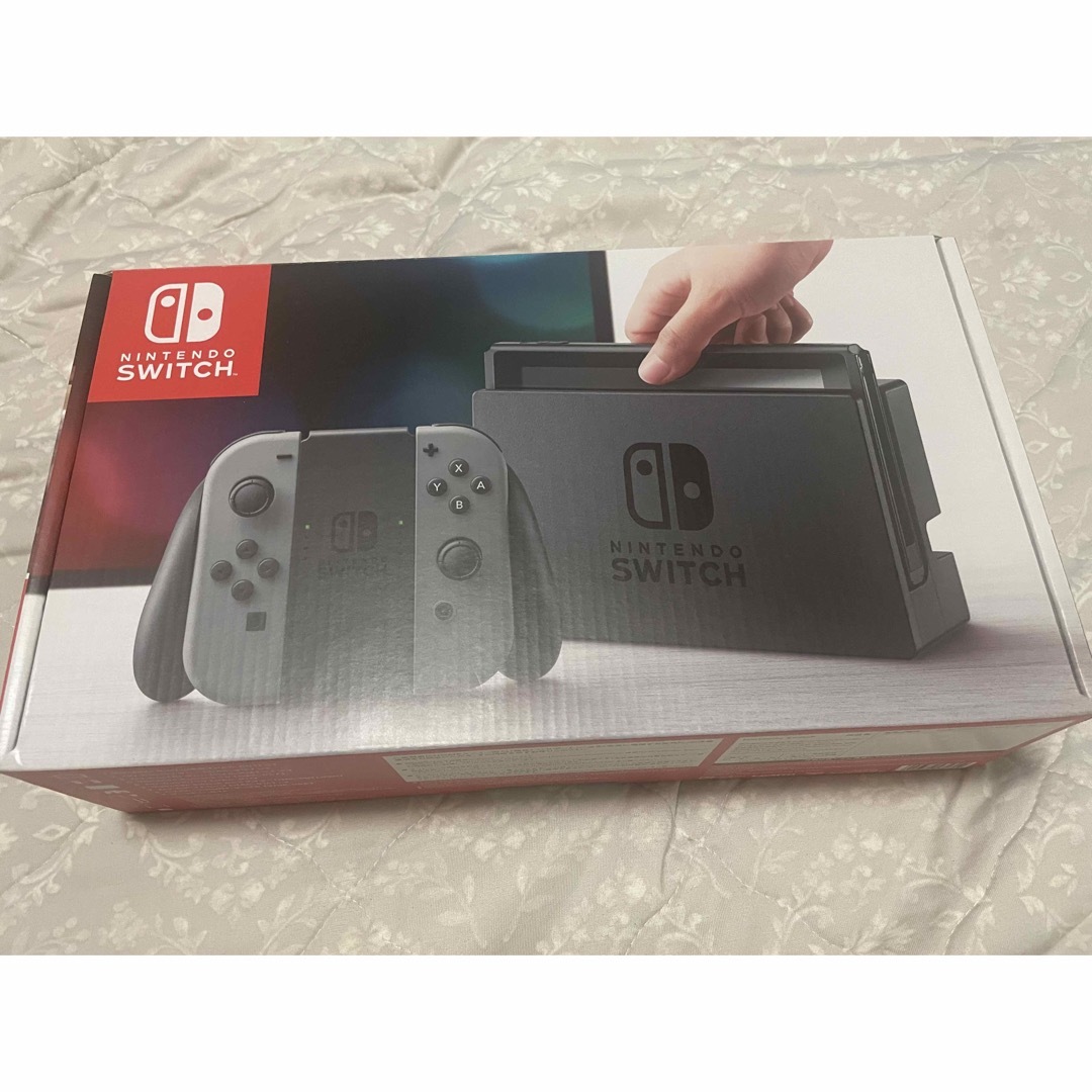 Nintendo Switch(ニンテンドースイッチ)のNintendo Switchグレー本体新品未使用未開封 エンタメ/ホビーのゲームソフト/ゲーム機本体(家庭用ゲーム機本体)の商品写真