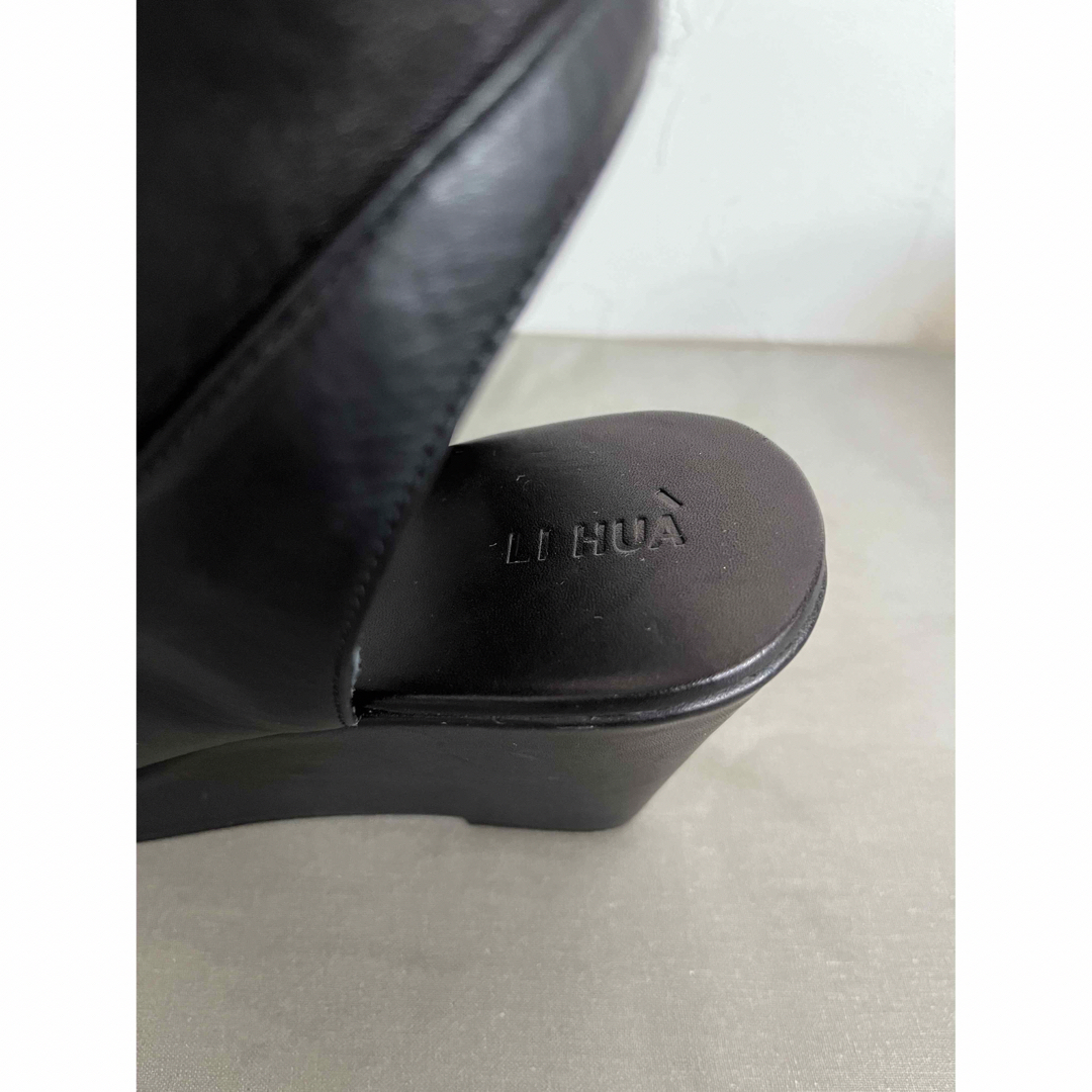 LI HUÀ(リーファー)のLI HUAリーファー　ストレッチレザーショートブーツ　ブラック レディースの靴/シューズ(サンダル)の商品写真