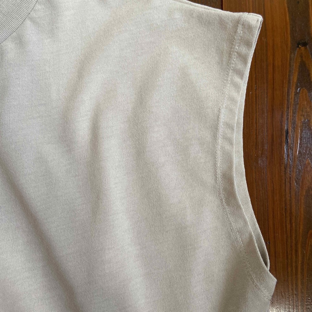 URBAN RESEARCH(アーバンリサーチ)のアーバンリサーチ　半袖　ベージュ　フリーサイズ レディースのトップス(カットソー(半袖/袖なし))の商品写真