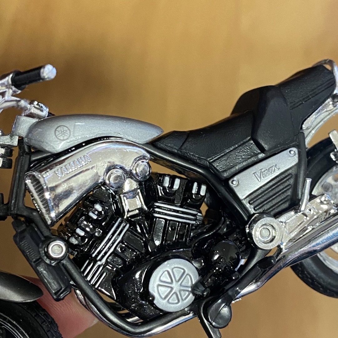 ヤマハ(ヤマハ)のYAMAHA Vmax   Maisto エンタメ/ホビーのおもちゃ/ぬいぐるみ(模型/プラモデル)の商品写真