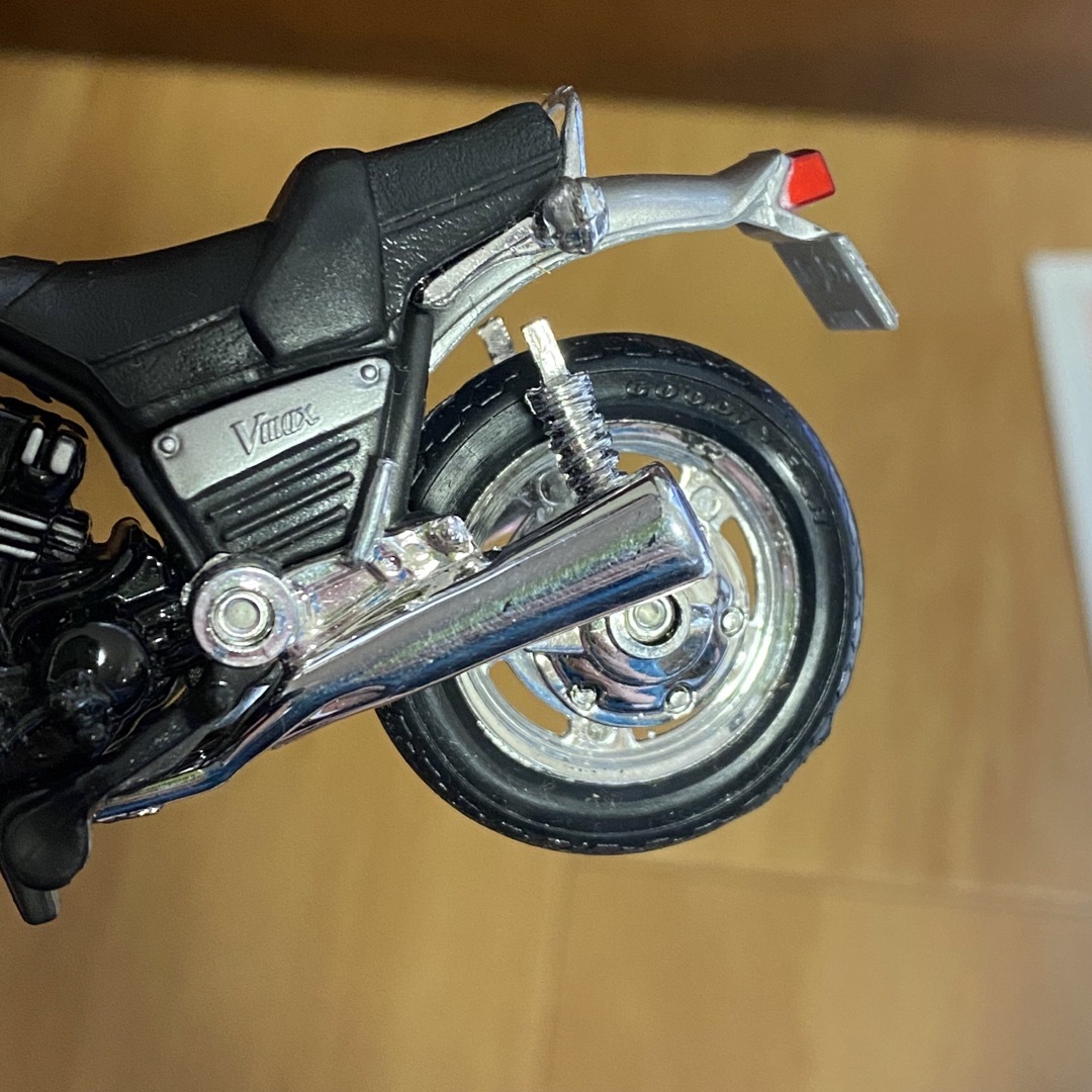 ヤマハ(ヤマハ)のYAMAHA Vmax   Maisto エンタメ/ホビーのおもちゃ/ぬいぐるみ(模型/プラモデル)の商品写真