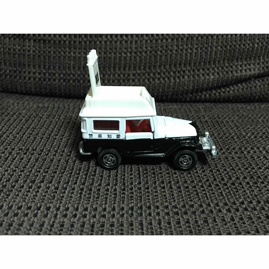 トミカ DOGHOUSE特注  ランドクルーザー FJ40V パトロールカー