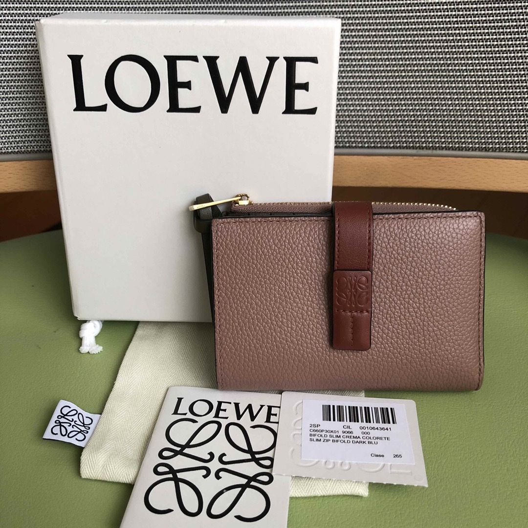 LOEWE(ロエベ)のロエベ　二つ折財布　現行販売品 メンズのファッション小物(折り財布)の商品写真