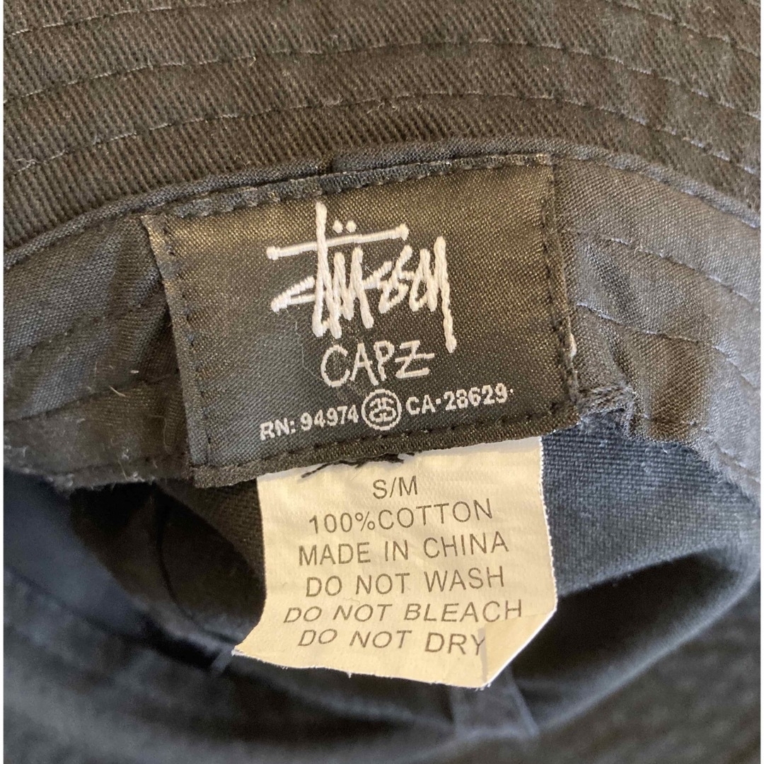 STUSSY(ステューシー)のSTUSSY バケットハット　黒 レディースの帽子(ハット)の商品写真