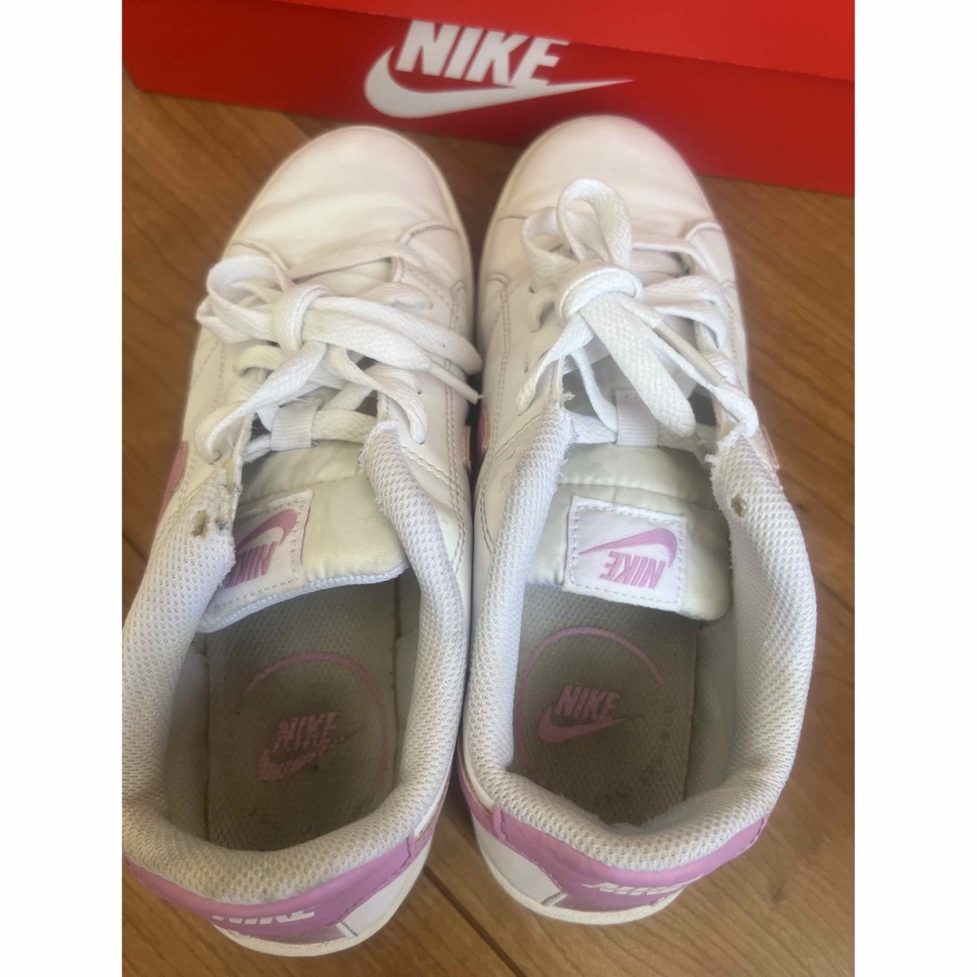 NIKE(ナイキ)のナイキ　コートロイヤル　ピンク レディースの靴/シューズ(スニーカー)の商品写真