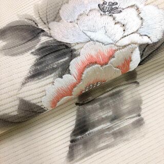 O-2785 夏帯 名古屋帯 絽 美しい牡丹の花柄 刺繍 生成色-