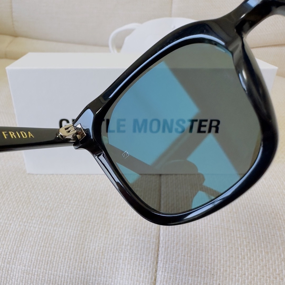 Gentle Monster Frida 01 オーバーサイズ サングラスの通販 by