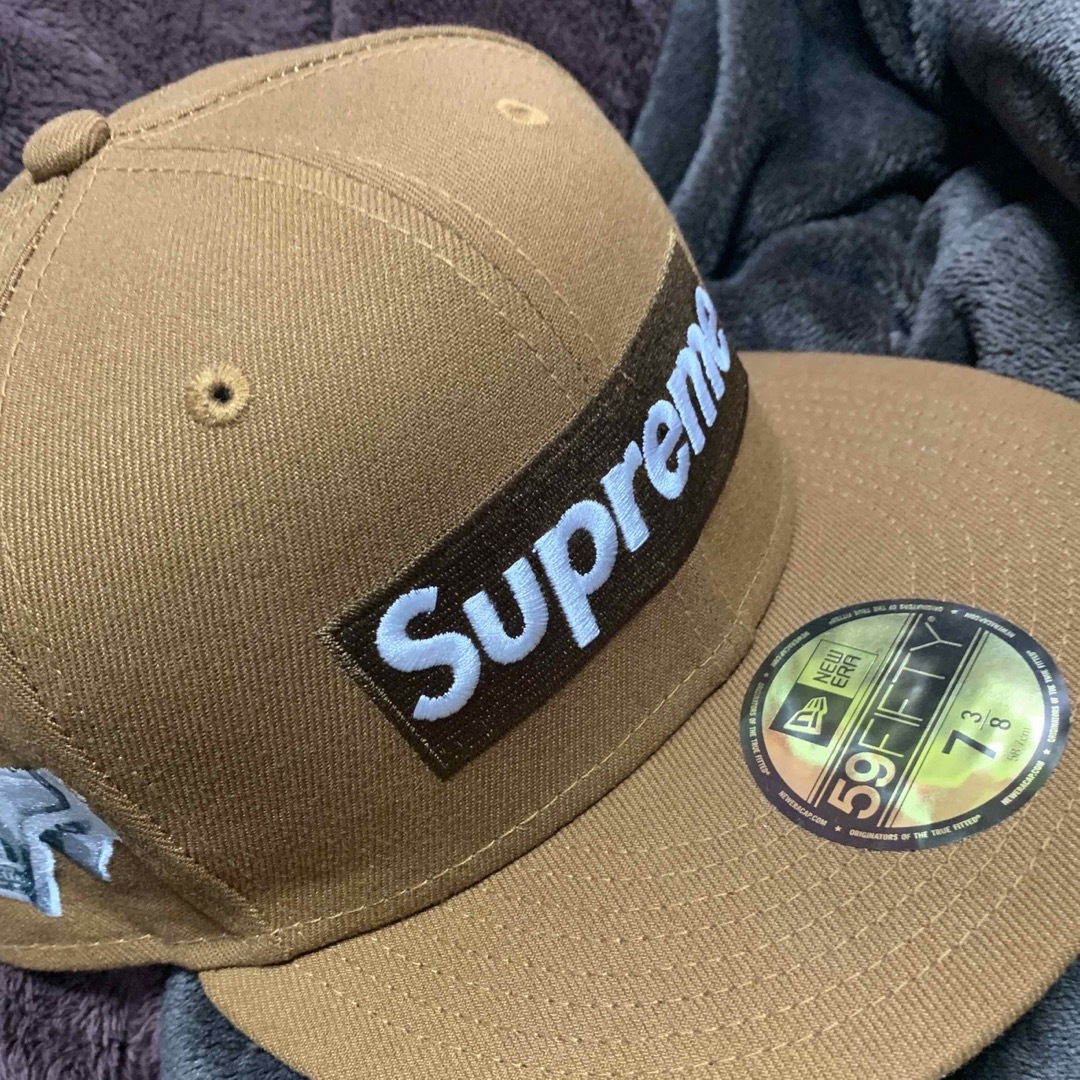 supreme money box logo new era 7 3/8