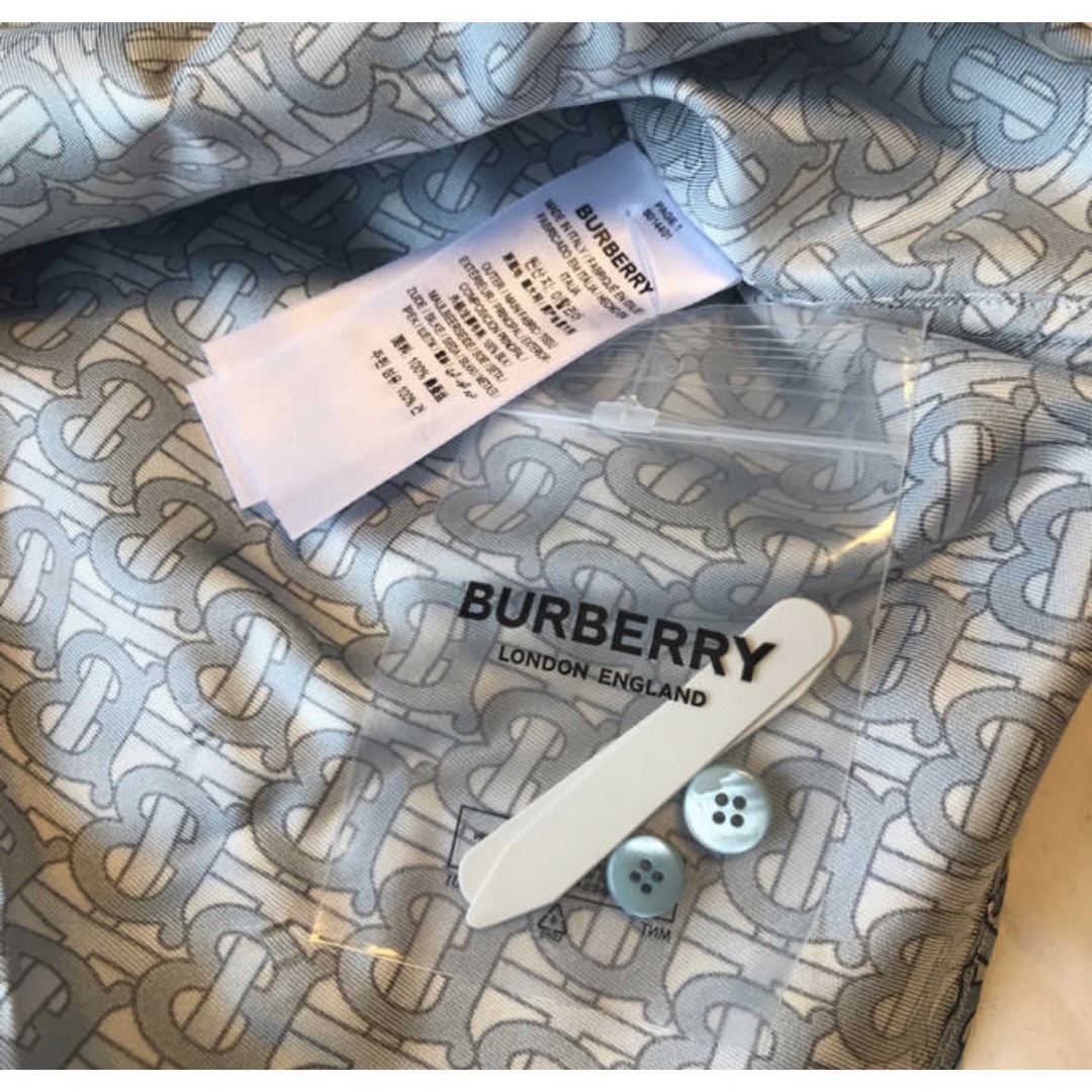 BURBERRY - 【値段交渉可能】Burberryシャツの通販 by K】｜バーバリー