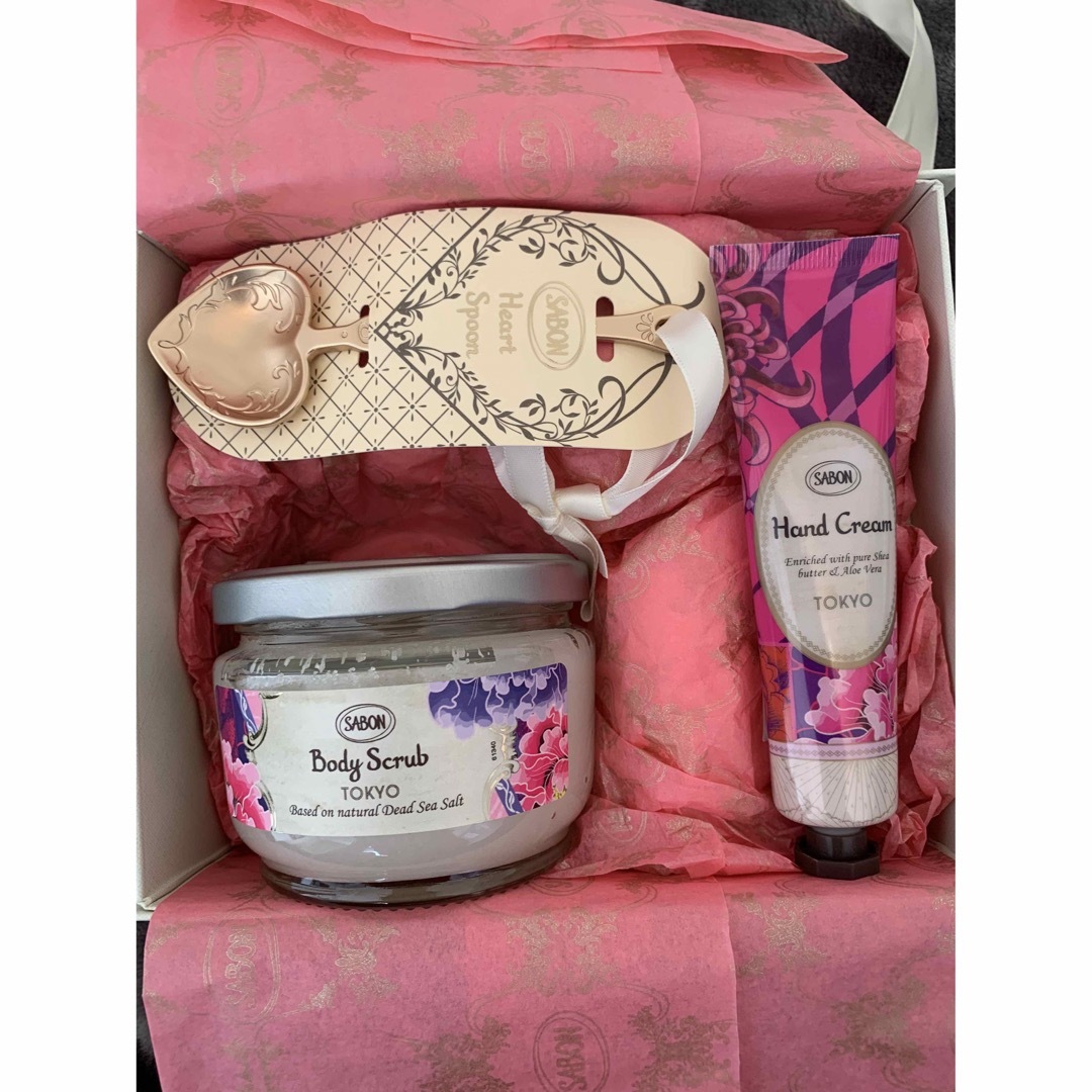 SABON(サボン)の♡sabon♡ギフトボックス♡ コスメ/美容のボディケア(ボディスクラブ)の商品写真