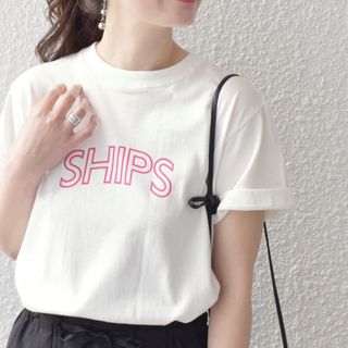 シップス(SHIPS)のSHIPS ラウンドプリントロゴ TEE(Tシャツ/カットソー(半袖/袖なし))