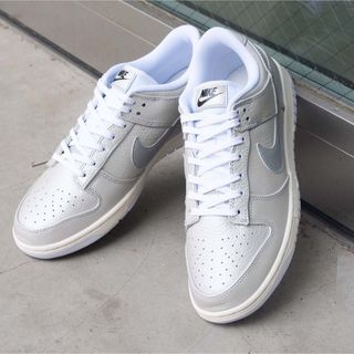 ナイキ(NIKE)のNike Dunk Low SE "Metallic Silver"(スニーカー)