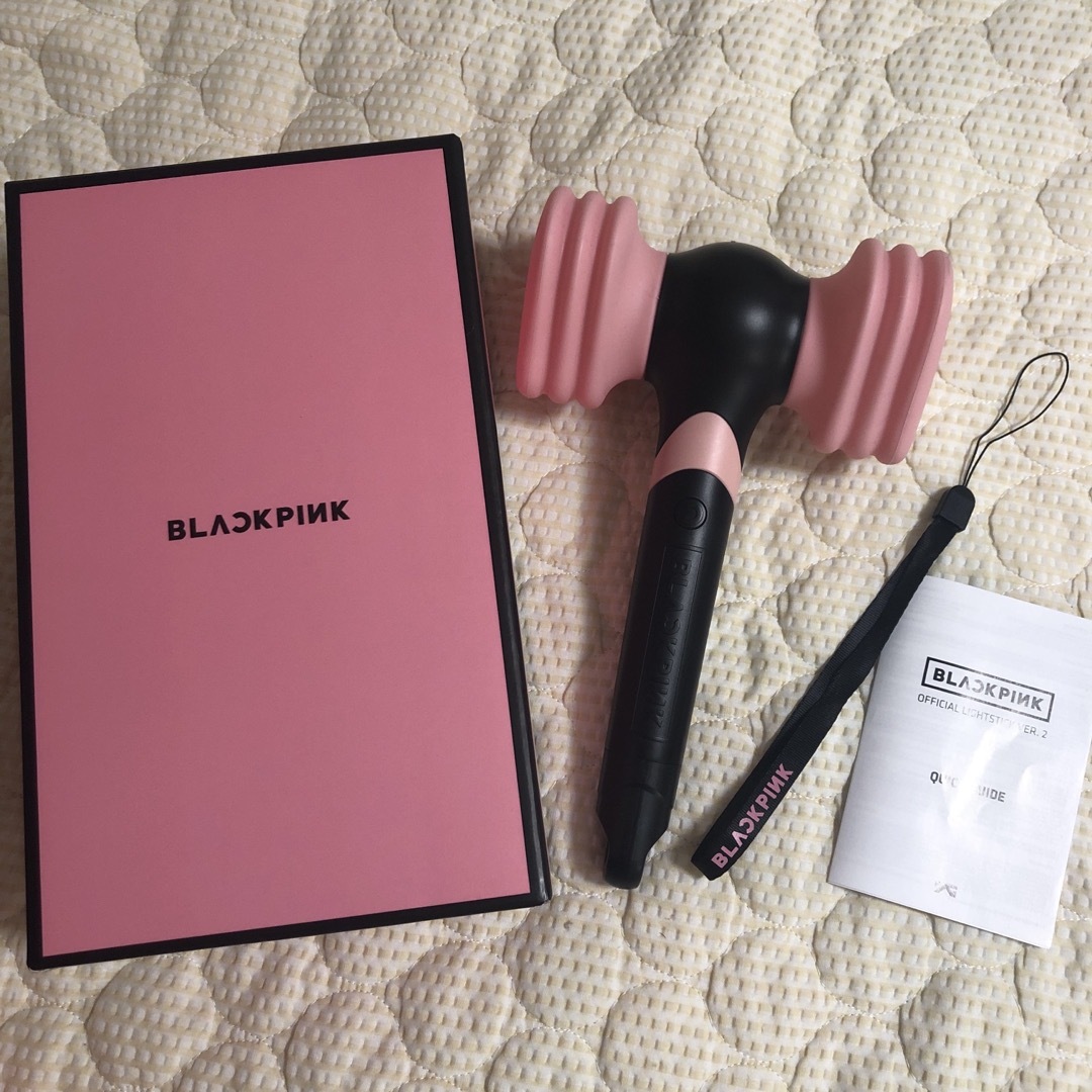 BLACKPINK(ブラックピンク)のBLACK PINK ブラックピンク　ペンライト　ワールドツアー エンタメ/ホビーのCD(K-POP/アジア)の商品写真