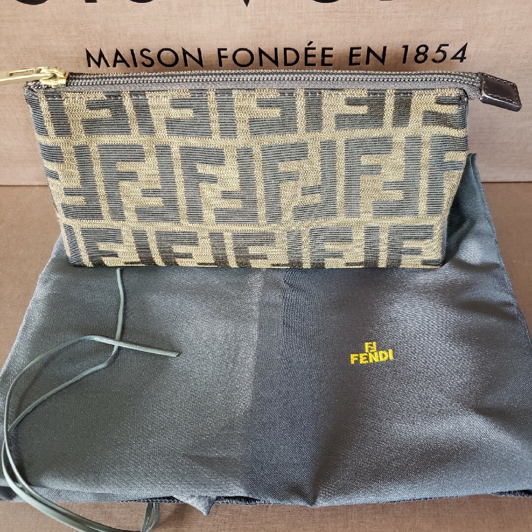 FENDI   新品未使用保管品！FENDIフェンディアクセサリーポーチ化粧