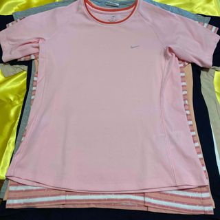 ナイキ(NIKE)のNIKE ピンクTシャツ　Mサイズ(Tシャツ(半袖/袖なし))