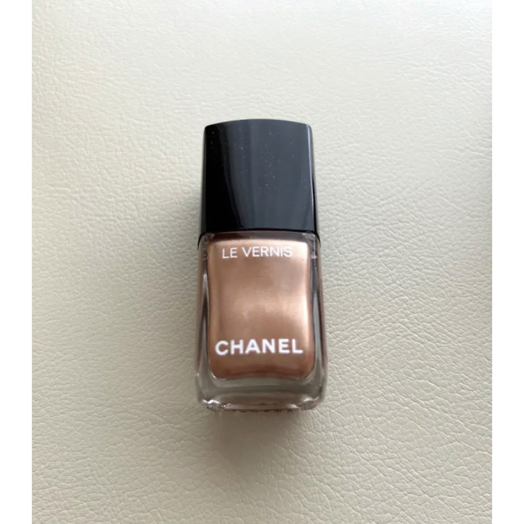 CHANEL(シャネル)のレア限定色 CHANEL ヴェルニ 897 ゴールデンサンド コスメ/美容のネイル(マニキュア)の商品写真